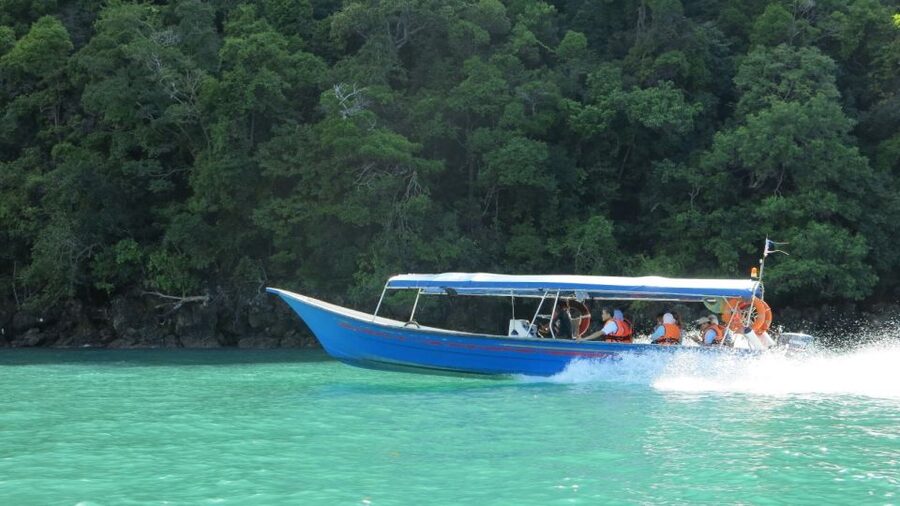 Langkawi: Island Hopping Tour - Dayang Bunting Lake and the extra RM6 fee
