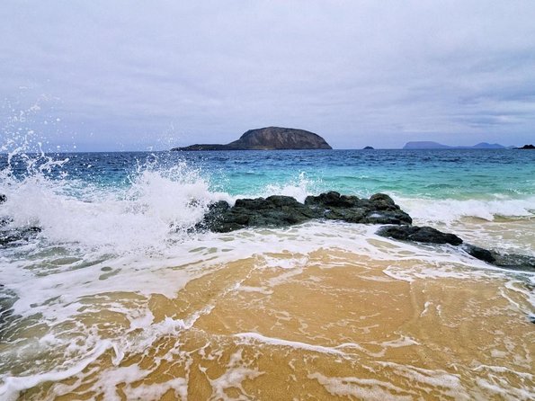Lanzarote: La Graciosa island cruise with lunch and water activities - Why La Graciosa makes a good sea day