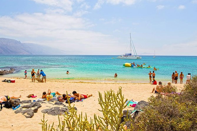Lanzarote: La Graciosa island cruise with lunch and water activities - Caleta de Sebo in one unhurried hour