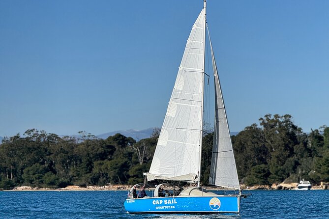 Lérins Islands Sailing Discovery, snorkeling and paddle SUP - Sailing past Île Sainte-Marguerite