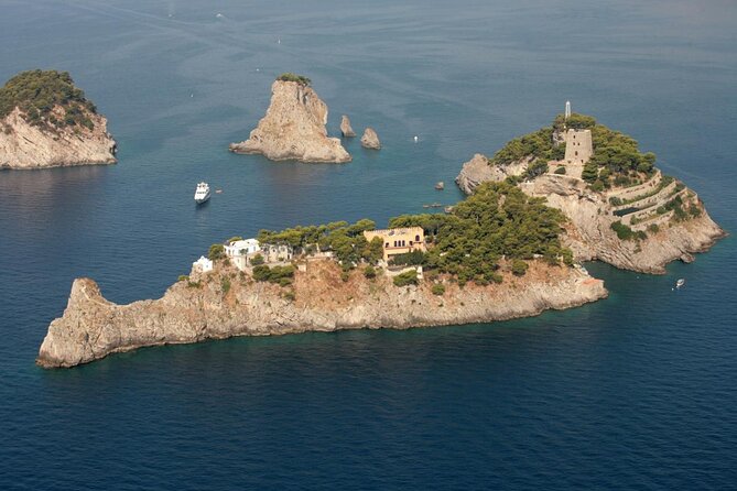 Li Galli Islands and Capri Small Group Boat Tour from Amalfi - A Classic Gozzo Departure From Amalfi