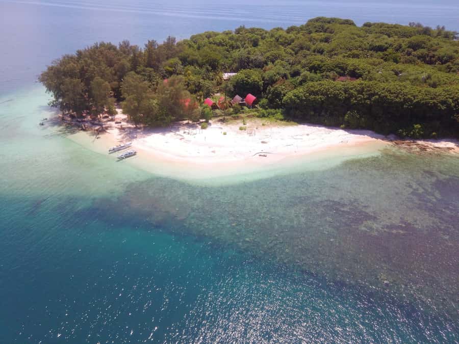Lombok Secret Gili: Island Hopping & Snorkelling Trip - Gili Sudak: lunch, beach time, and a slower middle stop