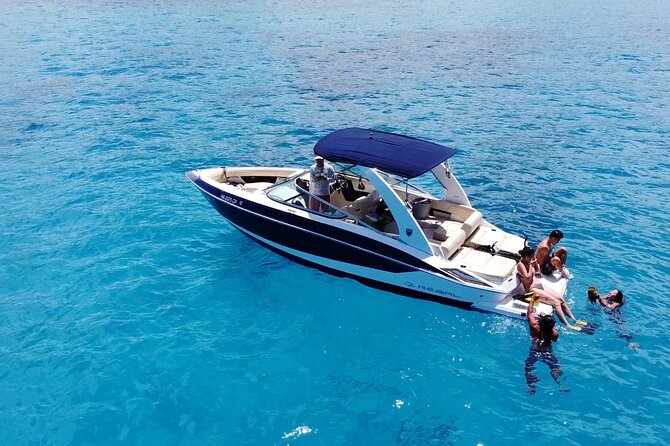 Luxury Private Boat Charter in Big Island Hawaii - Key points at a glance