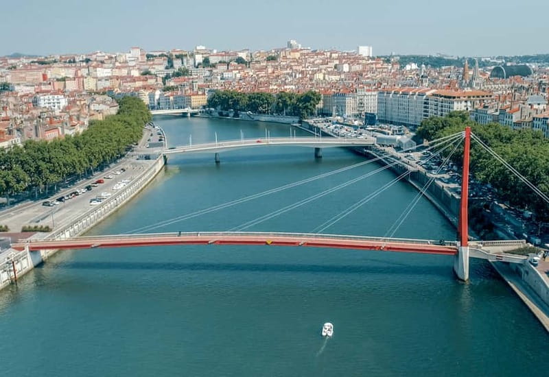 Lyon: from Confluence to Barbe Island by free license boat - Key points to know before you go