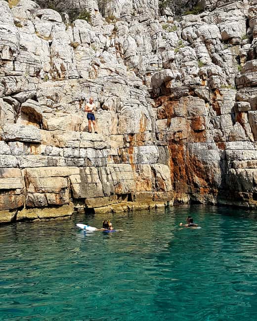 Makarska: 3 island, Cave, Cliffs, Jelsa, Lagoon, Golden Horn - What to bring and what to plan around