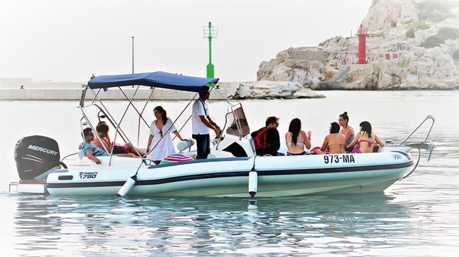 Makarska: 3 island, Cave, Cliffs, Jelsa, Lagoon, Golden Horn - Boat comfort, group size, and the role of the skipper