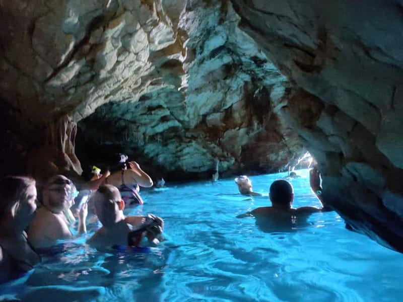 Makarska: 3-island Speedboat Cave & Blue Lagoon Tour - Pokrivenik: your first Hvar swim