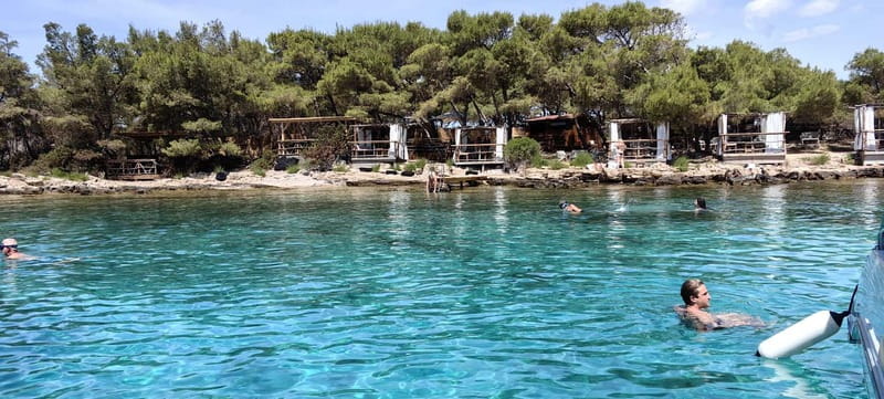 Makarska: 3-island Speedboat Cave & Blue Lagoon Tour - Swimming into Hvar’s Little Blue Cave