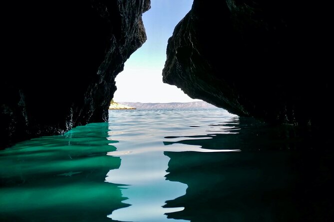 Makarska: 3-Island Speedboat Tour with Cave and Blue Lagoon - A quiet Brač beach before returning to Makarska