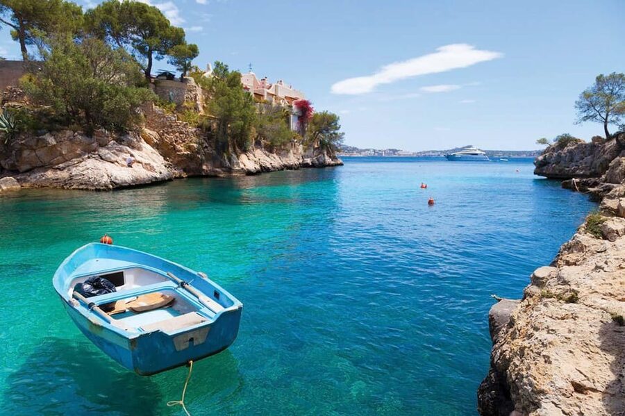 Mallorca: 2-Hour Coastline & Malgrat Islands Catamaran Tour - Boarding from Santa Ponça or Playa Tora