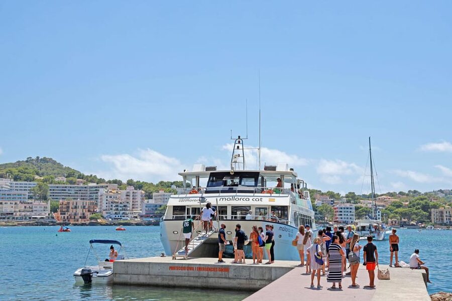 Mallorca: 2-Hour Coastline & Malgrat Islands Catamaran Tour - Cruising past Calvià, Paguera, Santa Ponça, and Camp de Mar