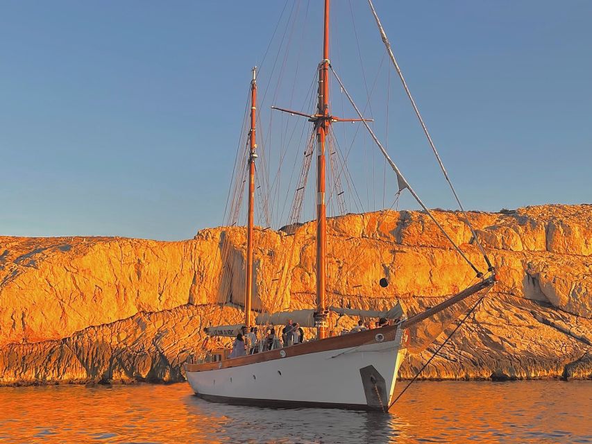Marseille: Frioul Islands Sunset Cruise with Cocktail Dinner - Why this sunset sail works so well