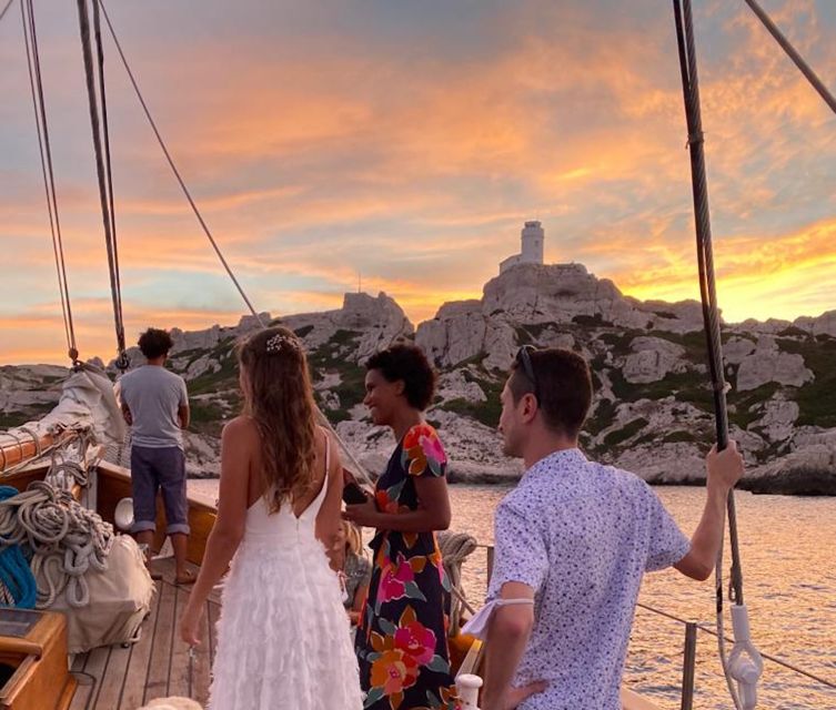 Marseille: Frioul Islands Sunset Cruise with Cocktail Dinner - Leaving Marseille from Pier 2