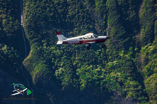 Maui -PRIVATE- Air Tour: 5 Islands: (2-5 people): SEE Even MORE! - Nakalele Blowhole and Honolua Bay