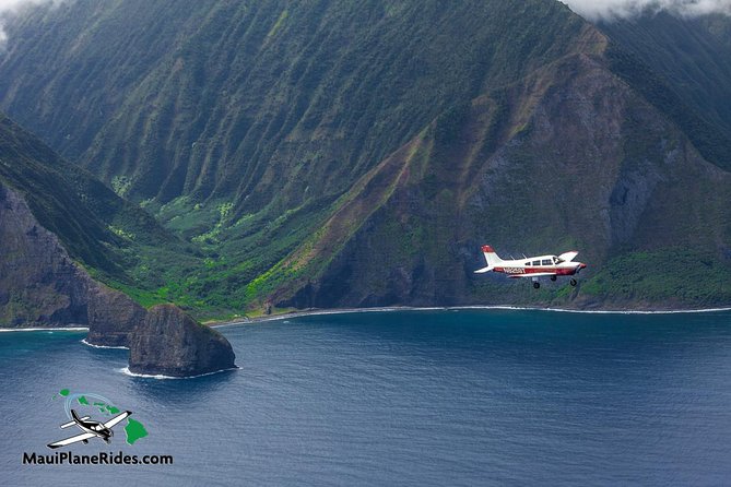 Maui -PRIVATE- Air Tour FUN: 3 Islands: (2-5 people): SEE it ALL! - Leaving Kahului in a private cabin