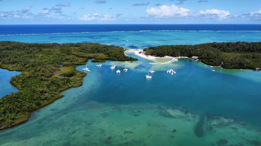 Mauritius 5 Islands Hopping Tours - PRIVATE BOAT - Starting near Trou d’Eau Douce