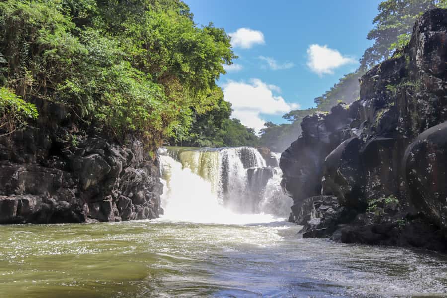 Mauritius: Private 5 Island Tour with Ile aux Cerfs - Grand River South East Waterfall by boat