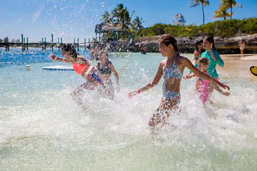 Nassau: Pearl Island Beach Day Trip and Cruise with Lunch - Two beaches, shaded decks, and a compact island setting