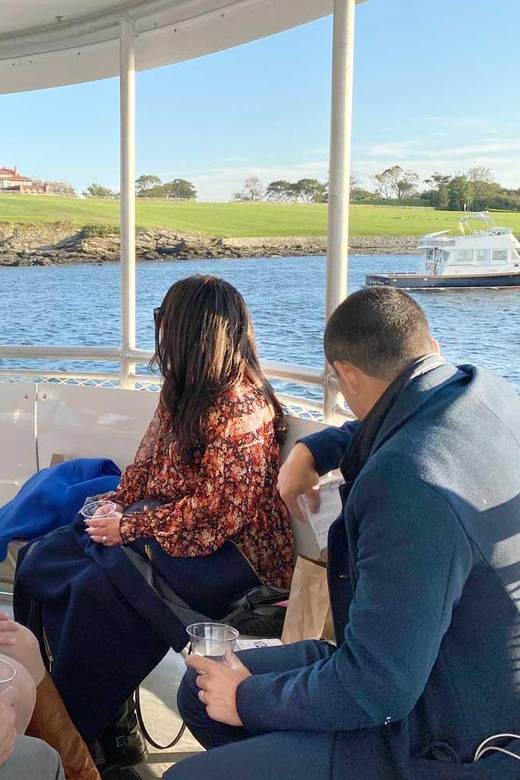 Newport, Rhode Island: Scenic Narragansett Bay Cruise - Mansions, forts, lighthouses, and the Jamestown shoreline