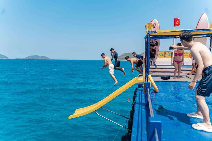 Nha Trang: Island Hopping Tour with Snorkeling and Lunch - Sỏi Beach, swimming, and optional water sports