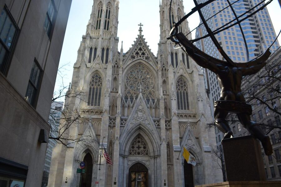 NYC: Guided Bus and Walking Tour with Staten Island Ferry - Rockefeller Center and Fifth Avenue