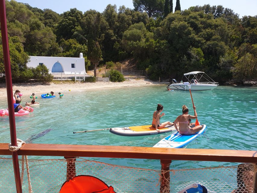 Nydri: Island-hopping Boat Cruise with Lunch and Drinks - A full day on the water from Nidri