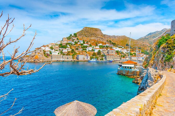 One Day Cruise From Athens to 3 Saronic Gulf Islands - Lunch, music, and the long ride between islands