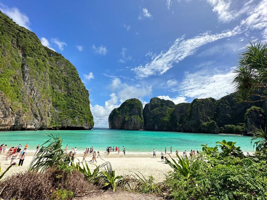 One Day Phi Phi Island by speed boat ( Join ) - Pileh Lagoon, the strongest swimming setting