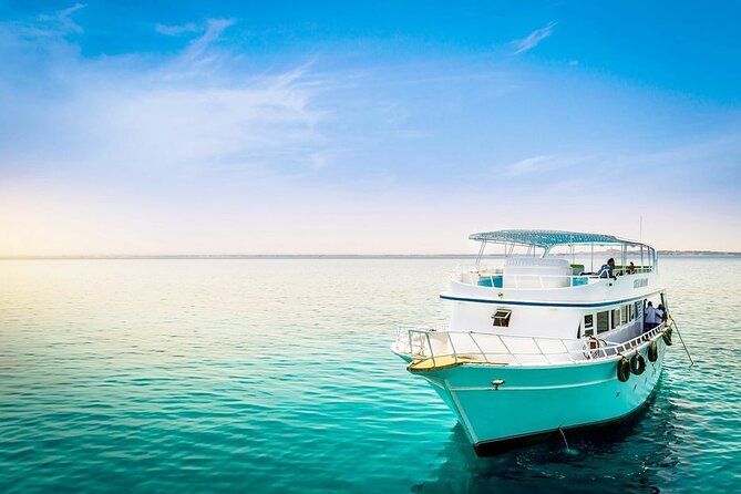 Orange Bay Island Luxury Boat With Lunch & Water Sport - Hurghada - The crew makes a difference