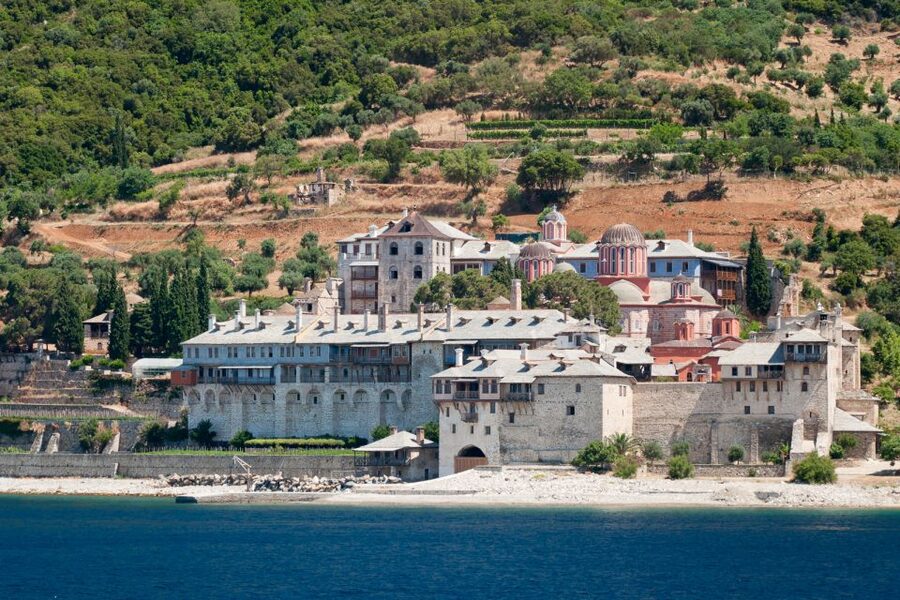 Ouranoupoli: Mount Athos Cruise with Ammouliani Island Visit - Drinks, guiding, and the rhythm of a seven-hour cruise