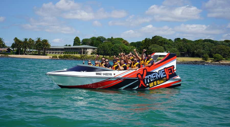Paihia: Bay of Islands 30-minute Adventure Jet Boat Trip - Leaving Paihia Wharf with the right expectations