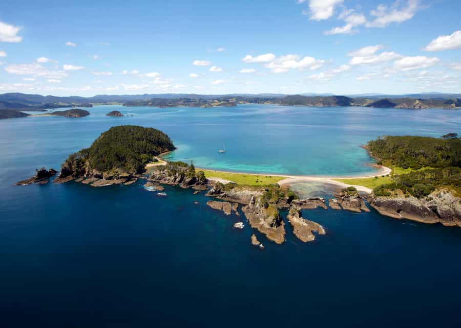 Paihia/Russell: Hole in the Rock Cruise with 2 Island Stops - What the 4.5-hour schedule feels like