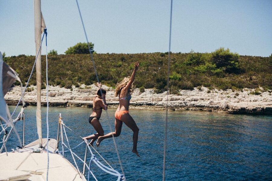 Pakleni Islands Sailing Tour - Choosing between St. Klement, Zdrilca, and Vela Garska Bay