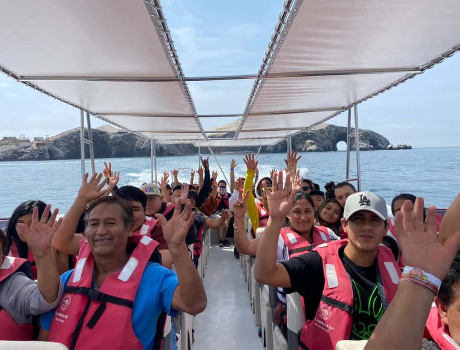 Paracas: Ballestas Islands Morning Boat Tour - El Candelabro, Paracas’ great coastal mystery
