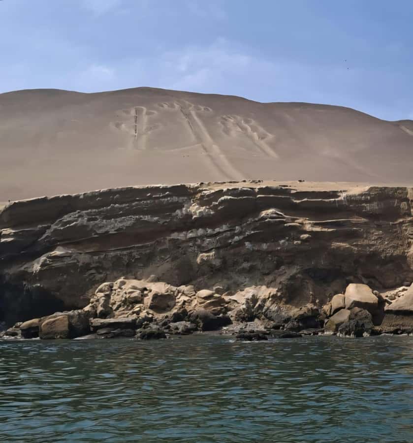 Paracas: Tours to Ballestas Islands by Speed Boat - Crossing Paracas Bay by speedboat