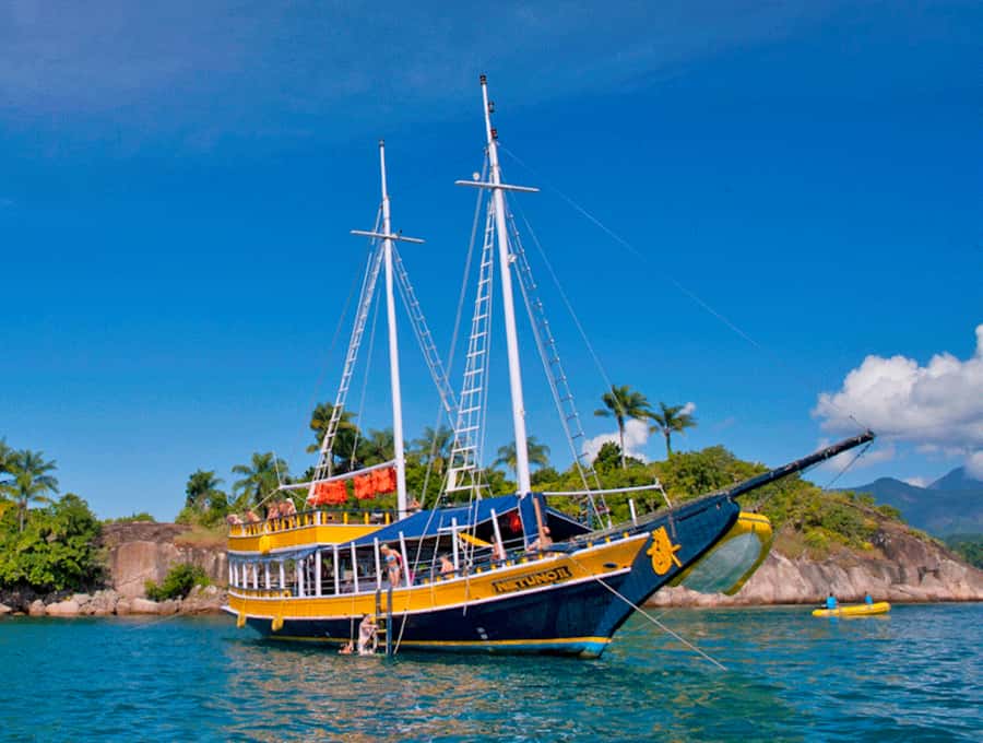 Paraty Bay: Islands & Beaches Boat Tour with Snorkeling - Quick points to know