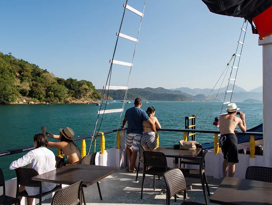 Paraty Bay: Islands & Beaches Boat Tour with Snorkeling - Five hours across Paraty Bay