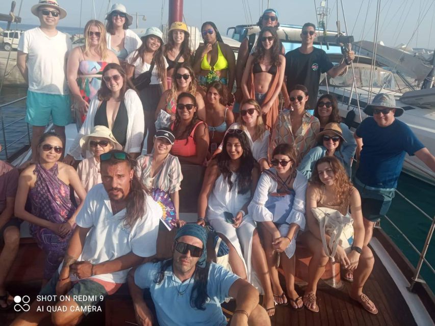 Paros: Traditional Gulet Shared or Private Island Cruise - Crew, languages, and the feel of the day