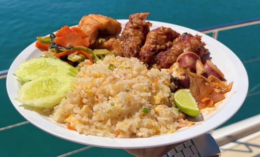 Pattaya: 2 Islands one day trip on Catamaran with Lunch - The hour between islands