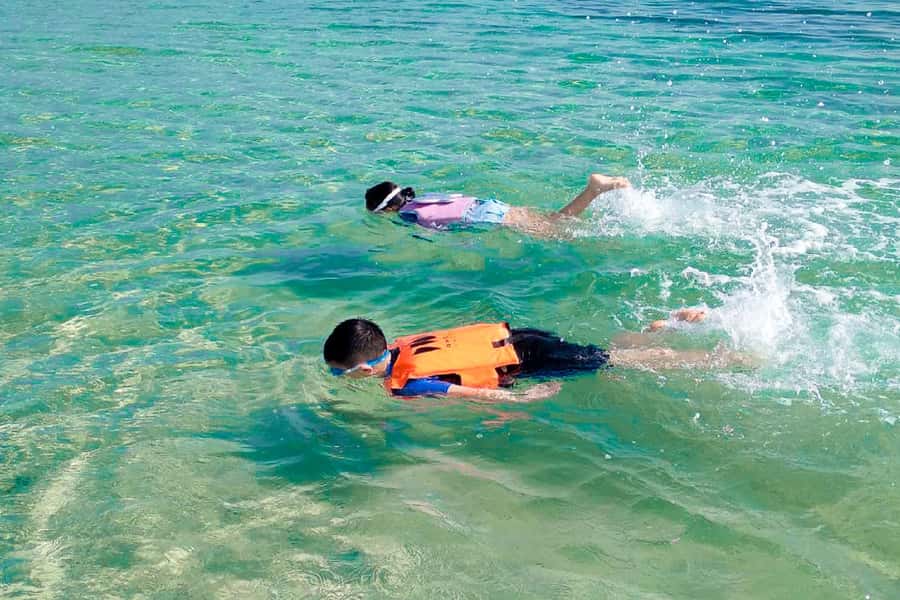 Pattaya: 3-Island Hopping Sunset Yacht & Buffet with Live DJ - Lunch, snacks, and the practical value of included food