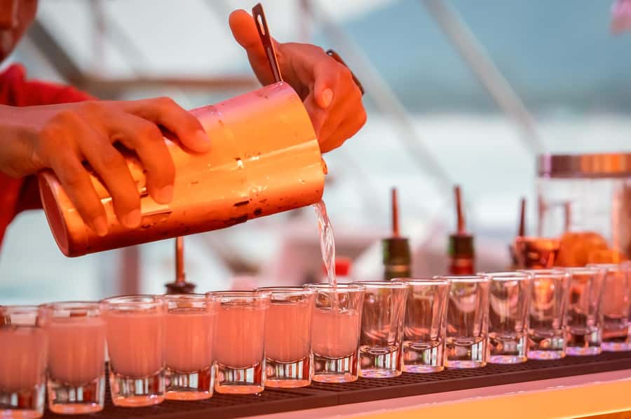 Pattaya: 3-Island Hopping Sunset Yacht & Buffet with Live DJ - What can go wrong, and how to prepare