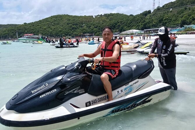 Pattaya Coral Island speed boat with lunch from Bangkok - A beachfront lunch that keeps the day simple