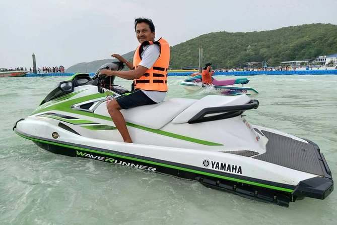 Pattaya : Coral Island Tour by Speedboat with Indian Lunch & Pick Up from Hotel - Koh Larn: white sand, clear water, and a short clock