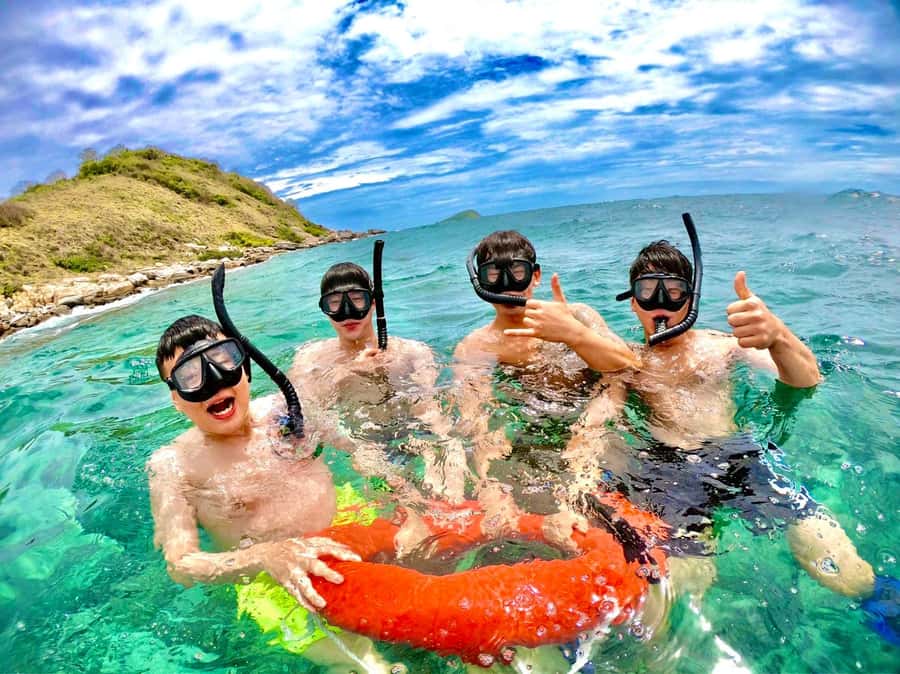 Pattaya: Exclusive 3-Island Catamaran Tour with Buffet Lunch - From Pattaya hotel pickup to the marina