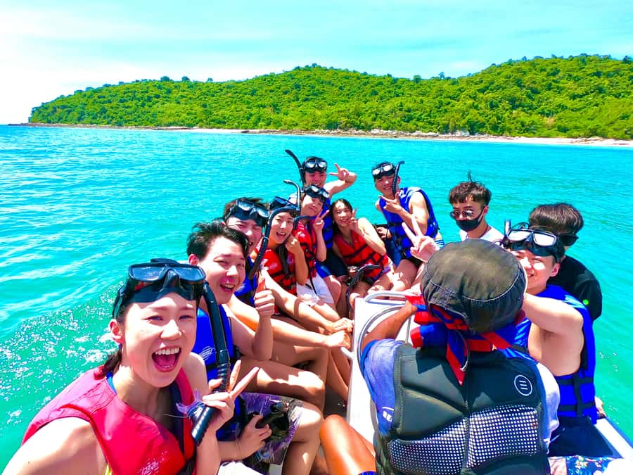 Pattaya: Exclusive 3-Island Catamaran Tour with Buffet Lunch - How the day compares with the sunset option