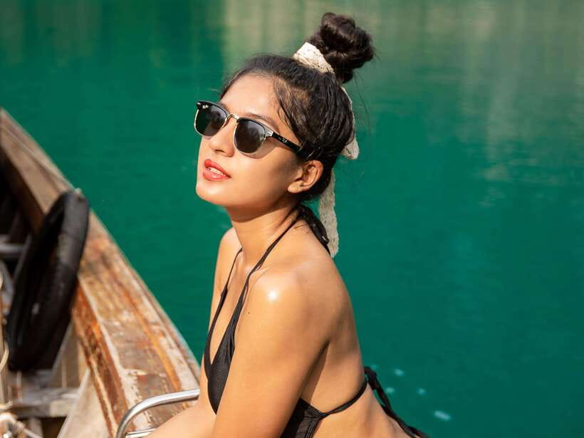 Phi Phi: 7 Island Day Tour by Longtail Boat - Pileh Lagoon gives you the best swim