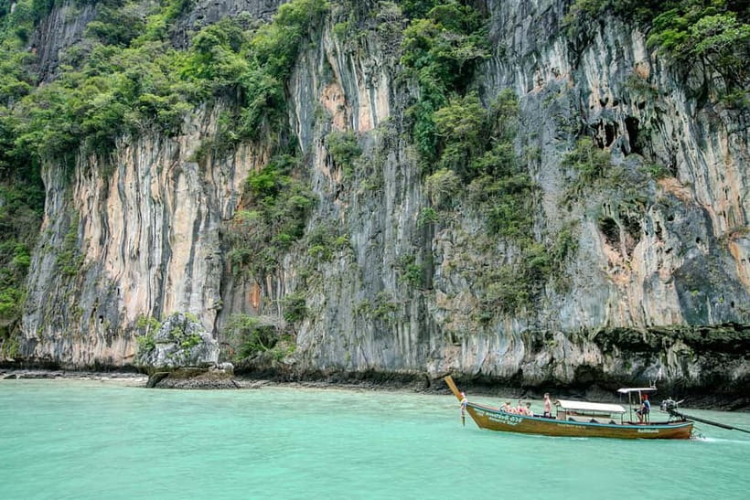 Phi Phi: 7 Island Longtail Boat Snorkeling Tour with Sunset - Maya Bay after the morning rush