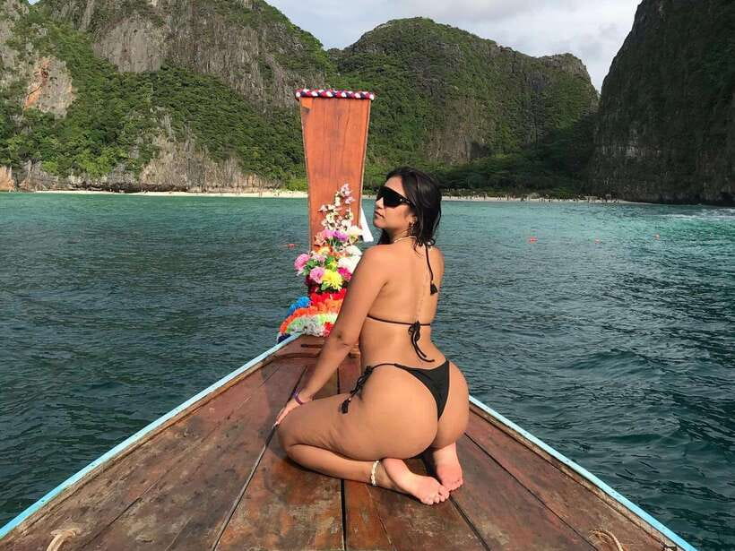 Phi Phi: 7 Islands longtail boat with Sunset and Plankton - Monkey Beach and Viking Cave come first