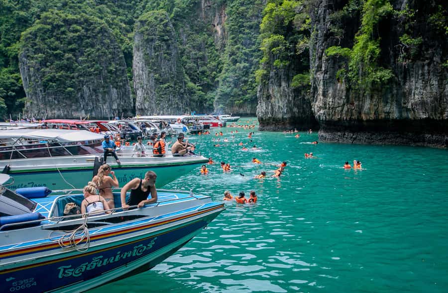 Phi Phi: 7 Islands Speed Boat Tour with Sunset and Plankton - Nui Bay and the camel rock
