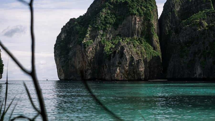 Phi Phi: Exclusive Full Day Longtail Boat to 7 Islands - What the $192 price really includes